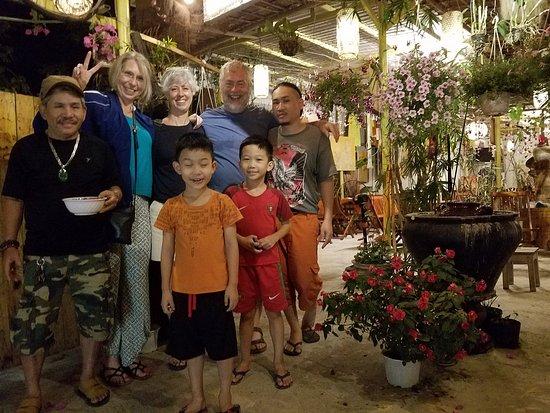 Cafe Tranh Cat Bui & Restaurant